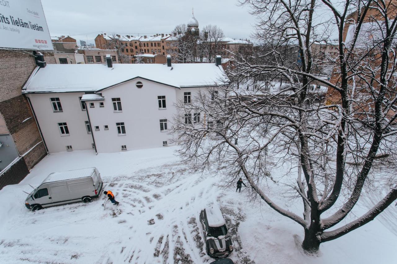 Stylish Latvian-Style Studio Apartment Near City Center, Parks, Cafes & Public Transit Riga Exterior foto