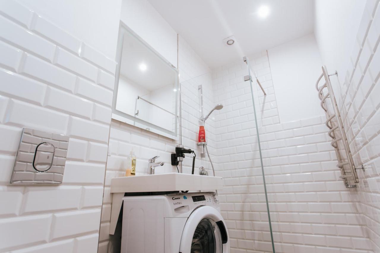 Stylish Latvian-Style Studio Apartment Near City Center, Parks, Cafes & Public Transit Riga Exterior foto